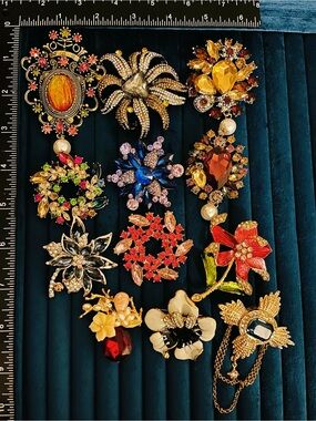 Lot of 12pcs Elegant Brooches Rhinestone Crystal Flower Statement Pin Jewelry